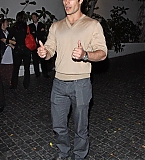 henry-cavill-chateau-marmont-01292012-07.jpg